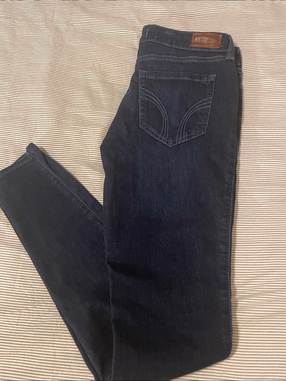 Hollister Women's Deep Indigo Skinny Jeans low rise curvy.